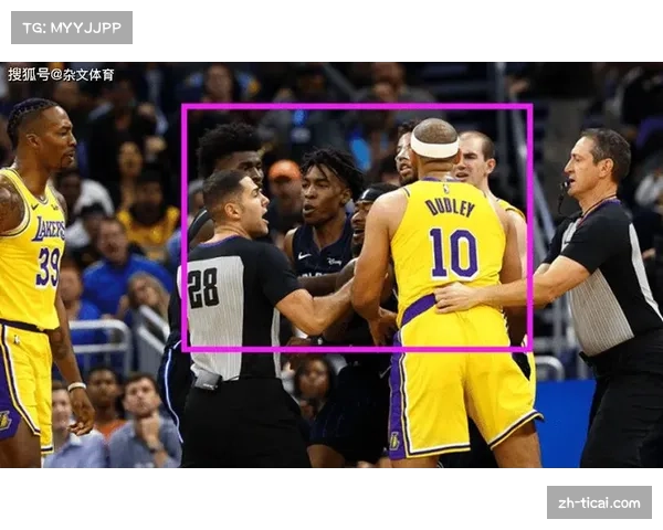 德利亚质疑裁判判罚及比赛恢复流程 提出五大疑点 德利亚质疑裁判判罚及比赛恢复流程 提出五大疑点