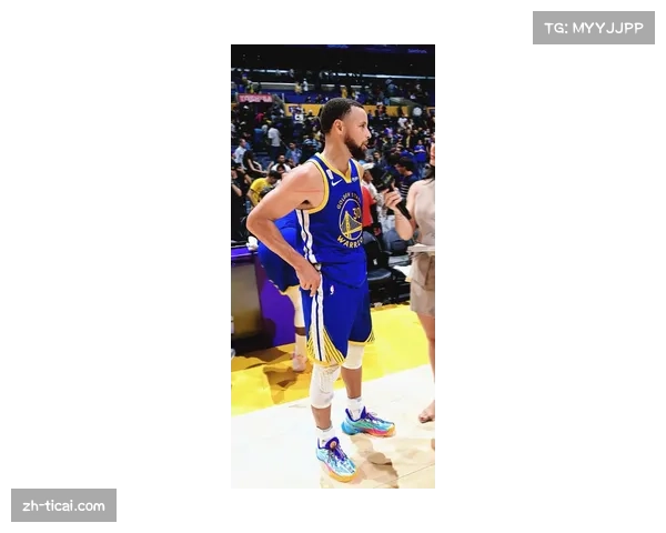 NBA官方分享库里赛前热身视频，超远三分引欢呼