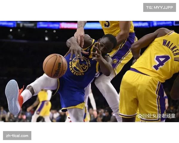 NBA冲突瞬间：追梦格林与戈贝尔发生推搡，两人均被驱逐出场